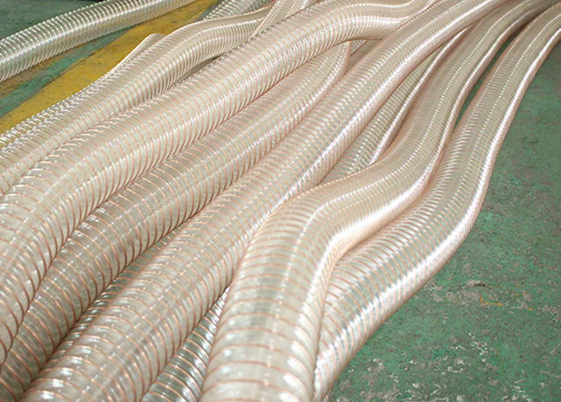 Flexible duct hoses for woodworking machinery